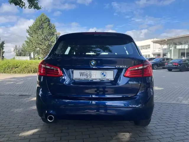 BMW 218