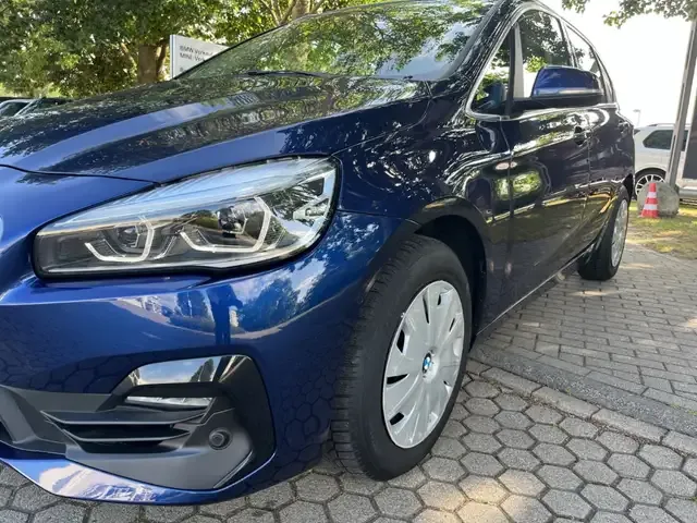 BMW 218