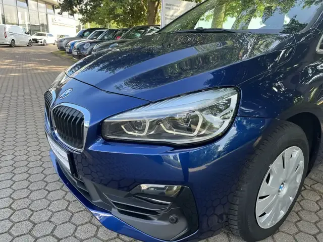 BMW 218