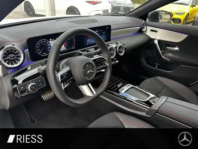 Mercedes-Benz CLA 220