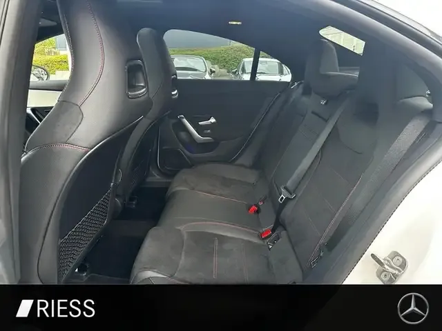 Mercedes-Benz CLA 220