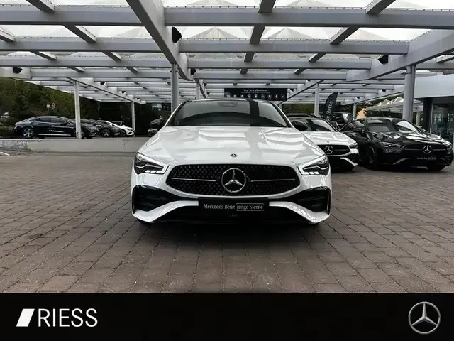 Mercedes-Benz CLA 220