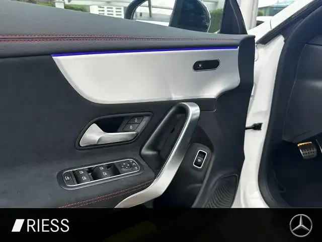 Mercedes-Benz CLA 220