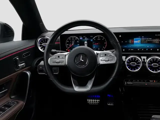 Mercedes-Benz CLA 200