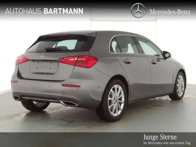 Mercedes-Benz A 220