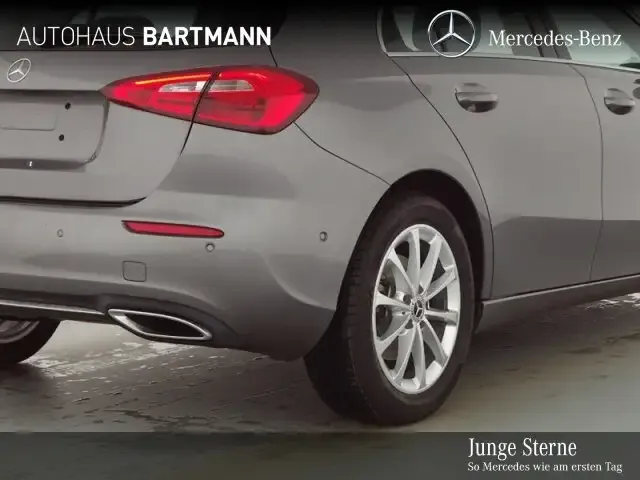 Mercedes-Benz A 220