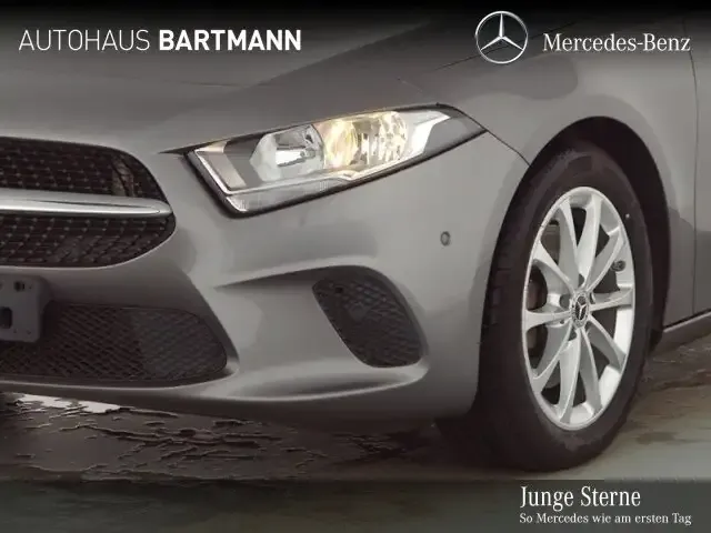 Mercedes-Benz A 220