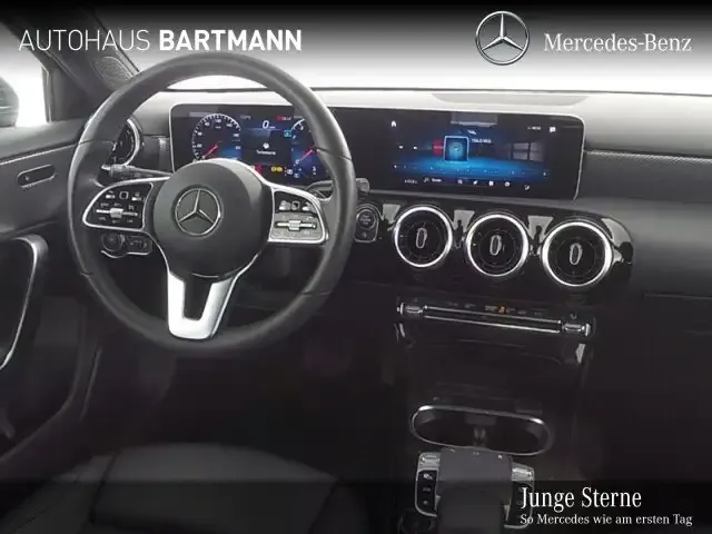 Mercedes-Benz A 220