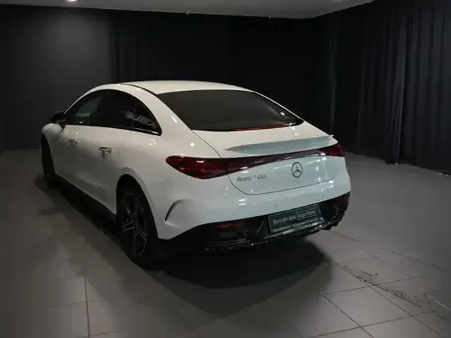 Mercedes-Benz EQE 300