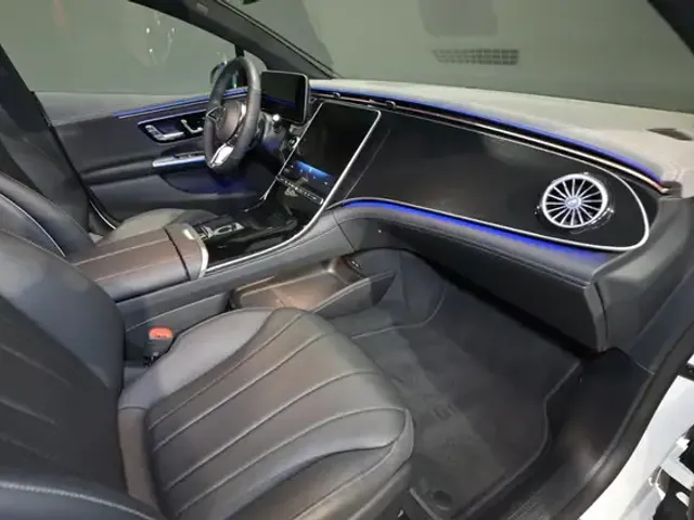 Mercedes-Benz EQE 300