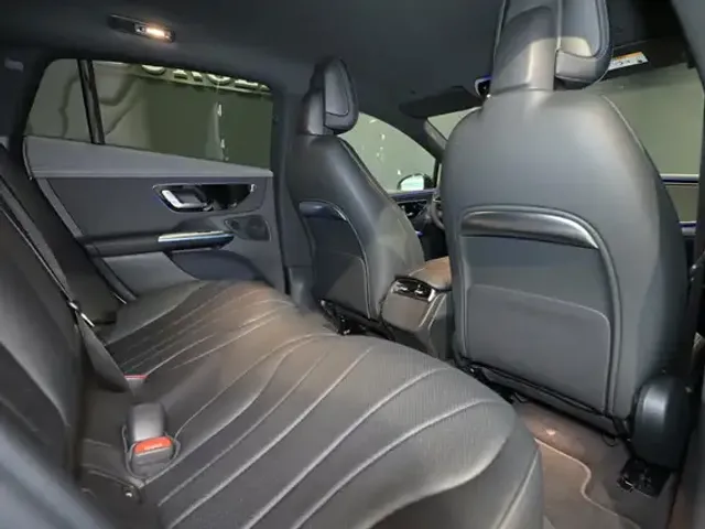 Mercedes-Benz EQE 300