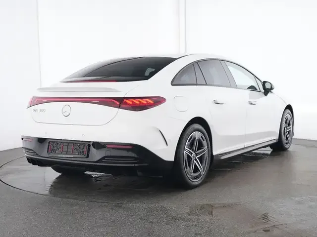 Mercedes-Benz EQE 300
