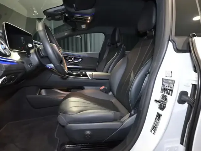 Mercedes-Benz EQE 300