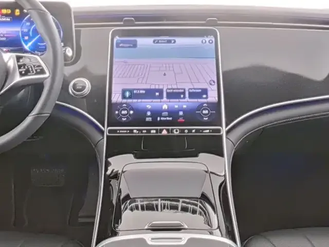 Mercedes-Benz EQE 300