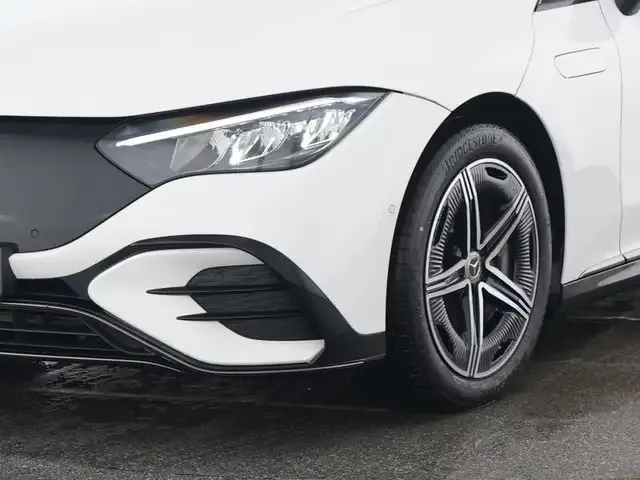 Mercedes-Benz EQE 300