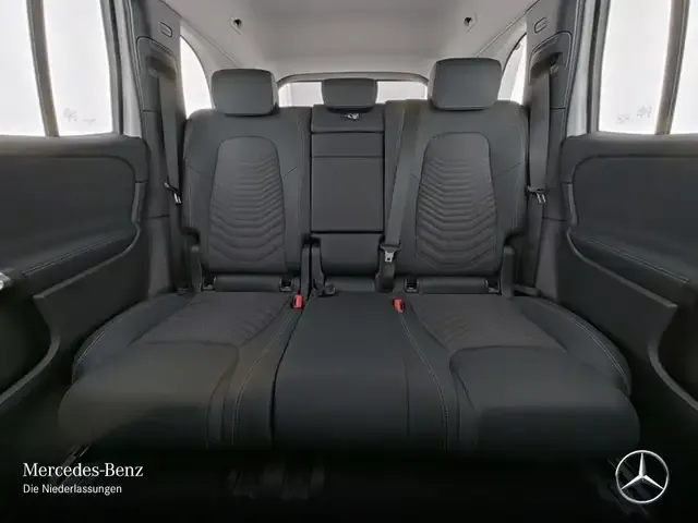 Mercedes-Benz EQB 300