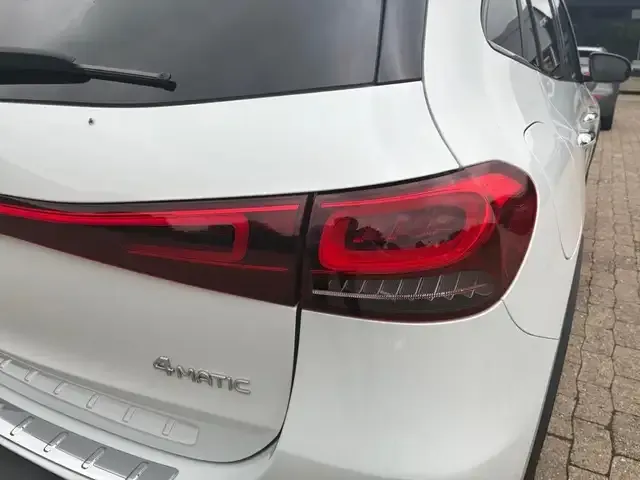 Mercedes-Benz EQA 300