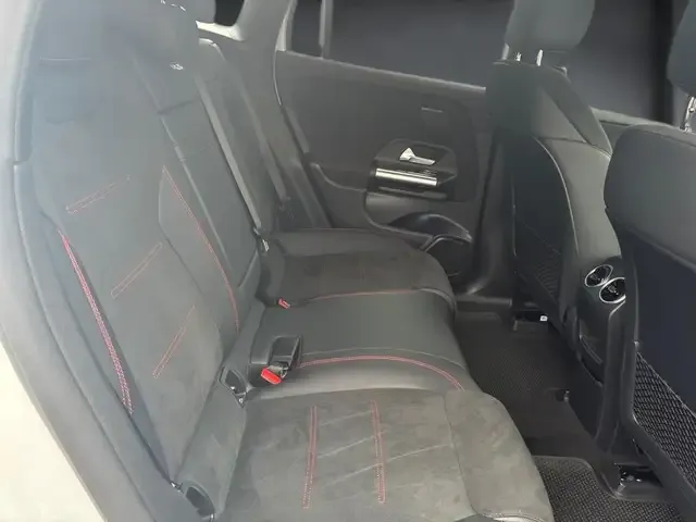 Mercedes-Benz EQA 300