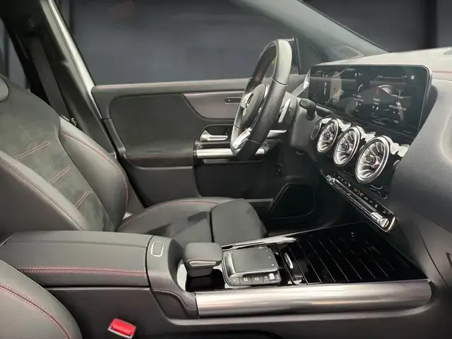 Mercedes-Benz EQA 300