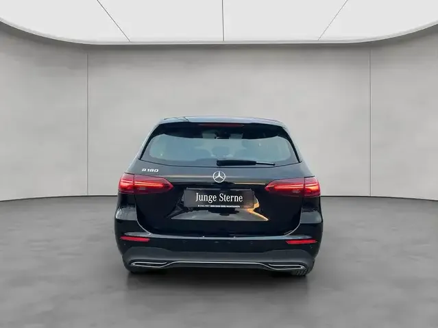Mercedes-Benz B 180