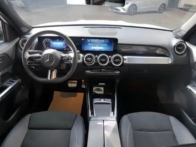 Mercedes-Benz GLB 200