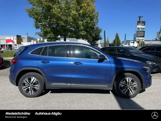 Mercedes-Benz GLA 220