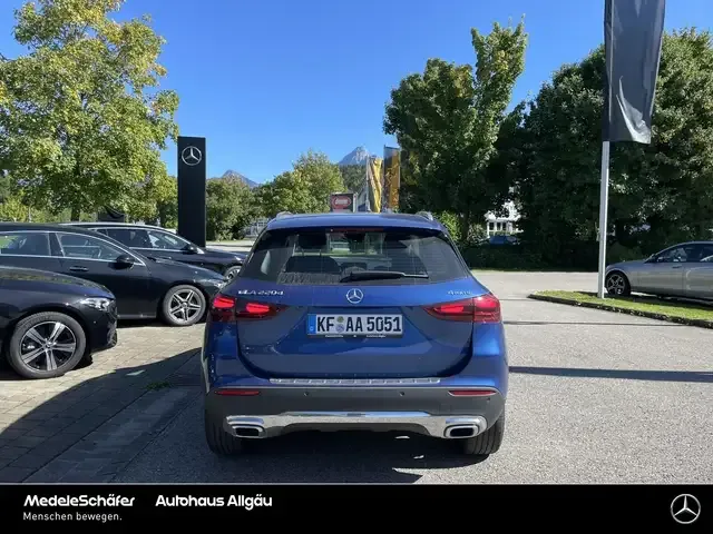 Mercedes-Benz GLA 220