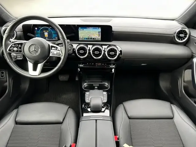 Mercedes-Benz CLA 220