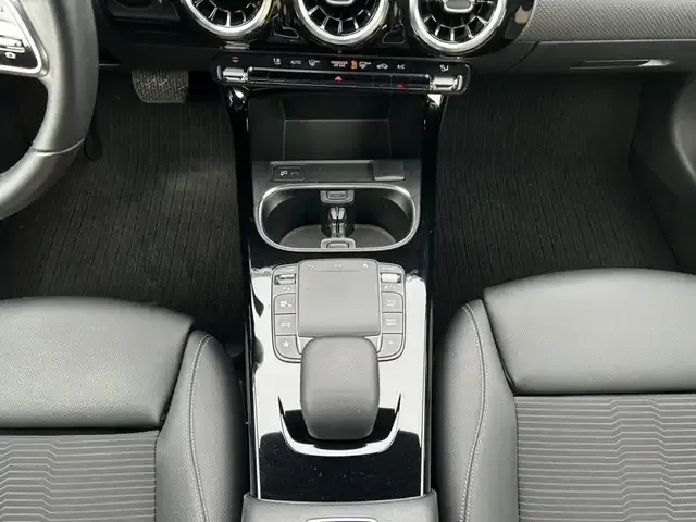 Mercedes-Benz CLA 220