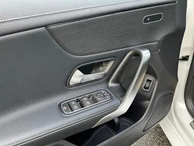 Mercedes-Benz CLA 220