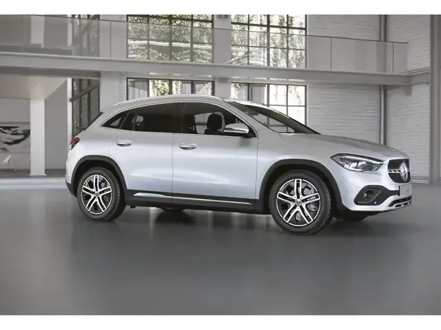 Mercedes-Benz GLA 200