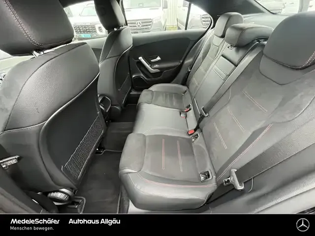 Mercedes-Benz A 220