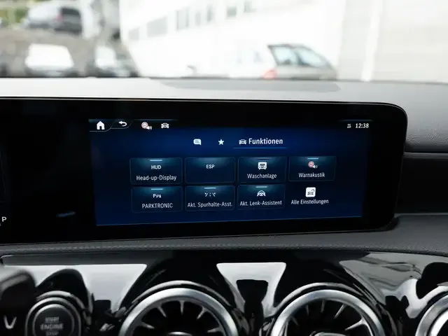 Mercedes-Benz A 220