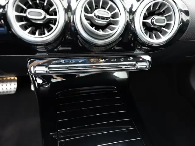 Mercedes-Benz A 220