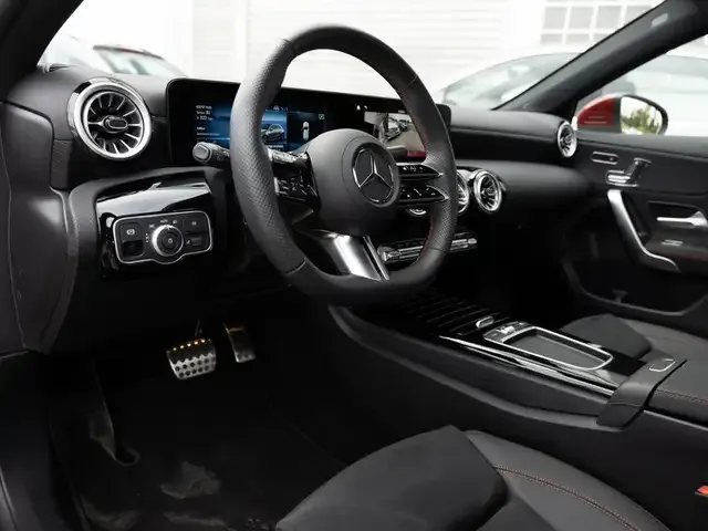 Mercedes-Benz A 220