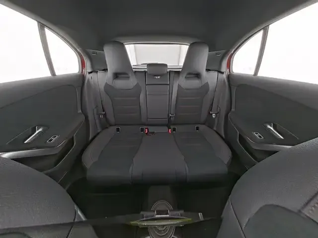 Mercedes-Benz A 220