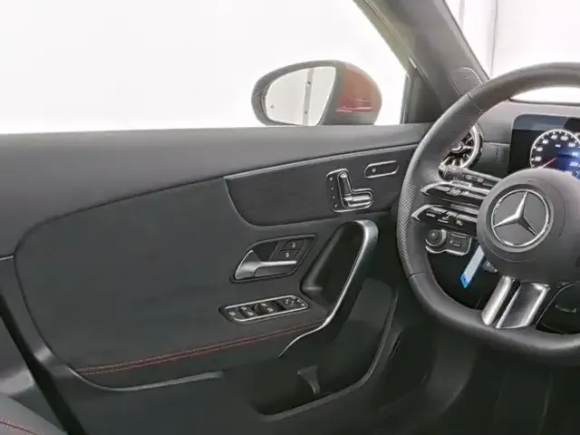 Mercedes-Benz A 220