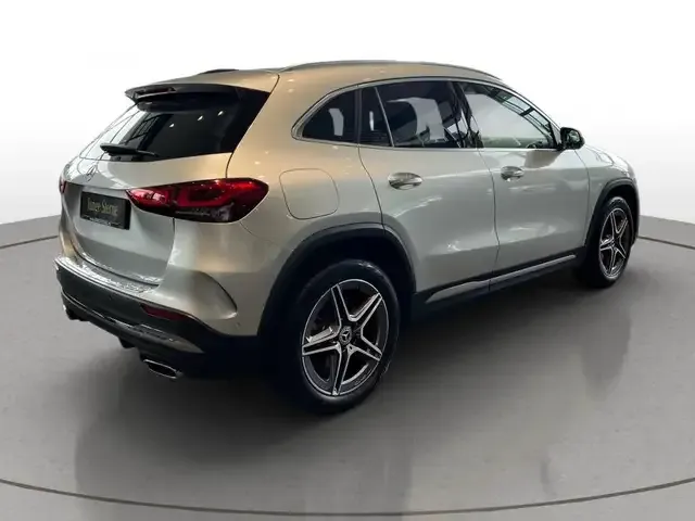 Mercedes-Benz GLA 250