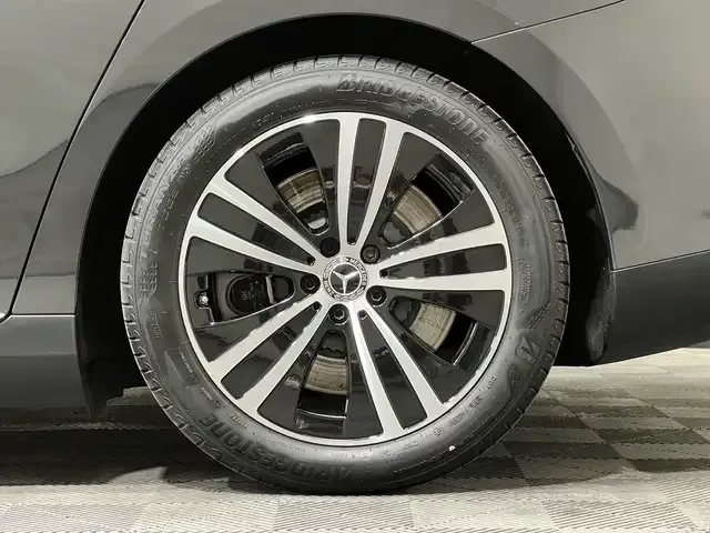 Mercedes-Benz EQE 300