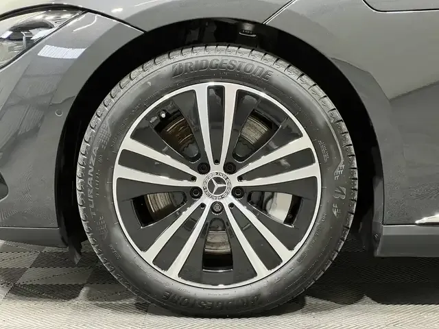 Mercedes-Benz EQE 300