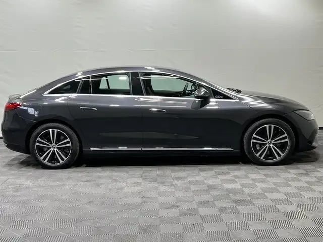 Mercedes-Benz EQE 300
