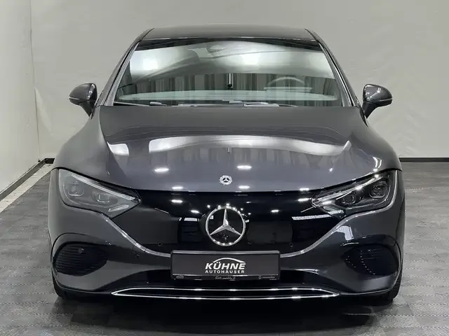 Mercedes-Benz EQE 300
