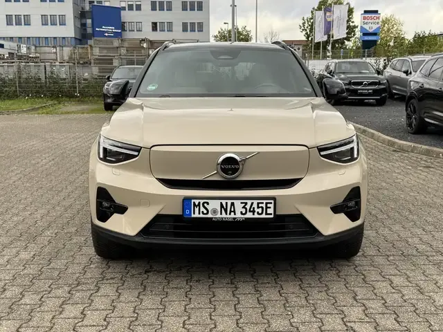 Volvo EX40