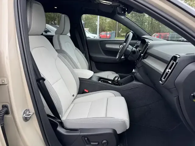 Volvo EX40