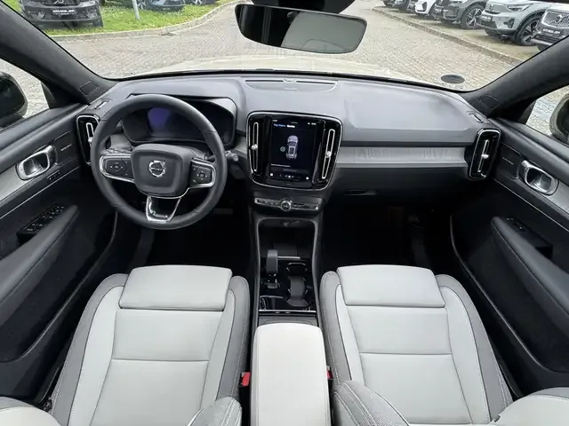 Volvo EX40