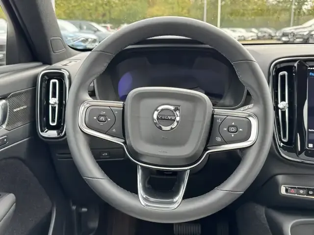 Volvo EX40