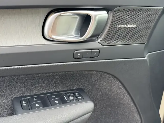 Volvo EX40