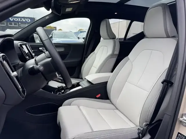 Volvo EX40