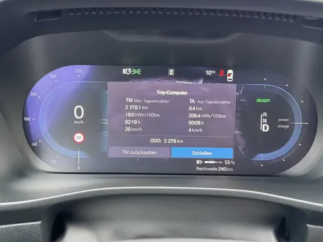 Volvo EX40