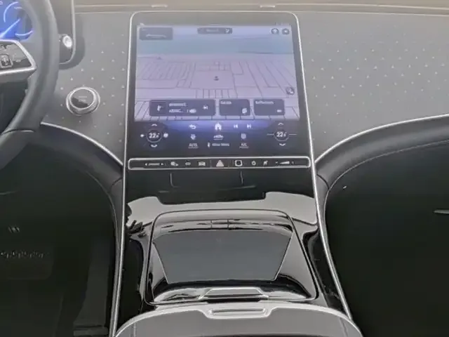 Mercedes-Benz EQE 300